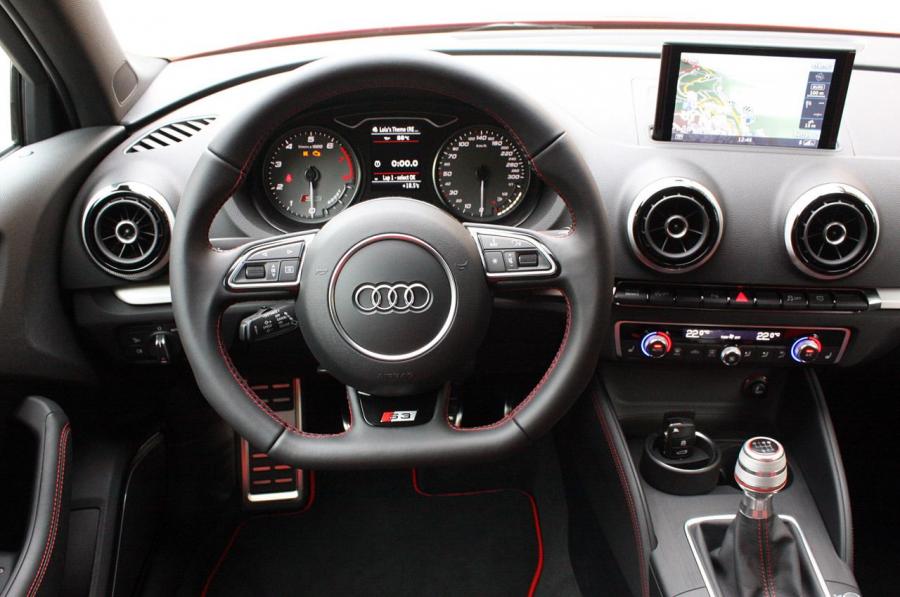 Торпедо Audi S3 Sedan (8V) 2013 года  (WW) (фото 69 из 95)